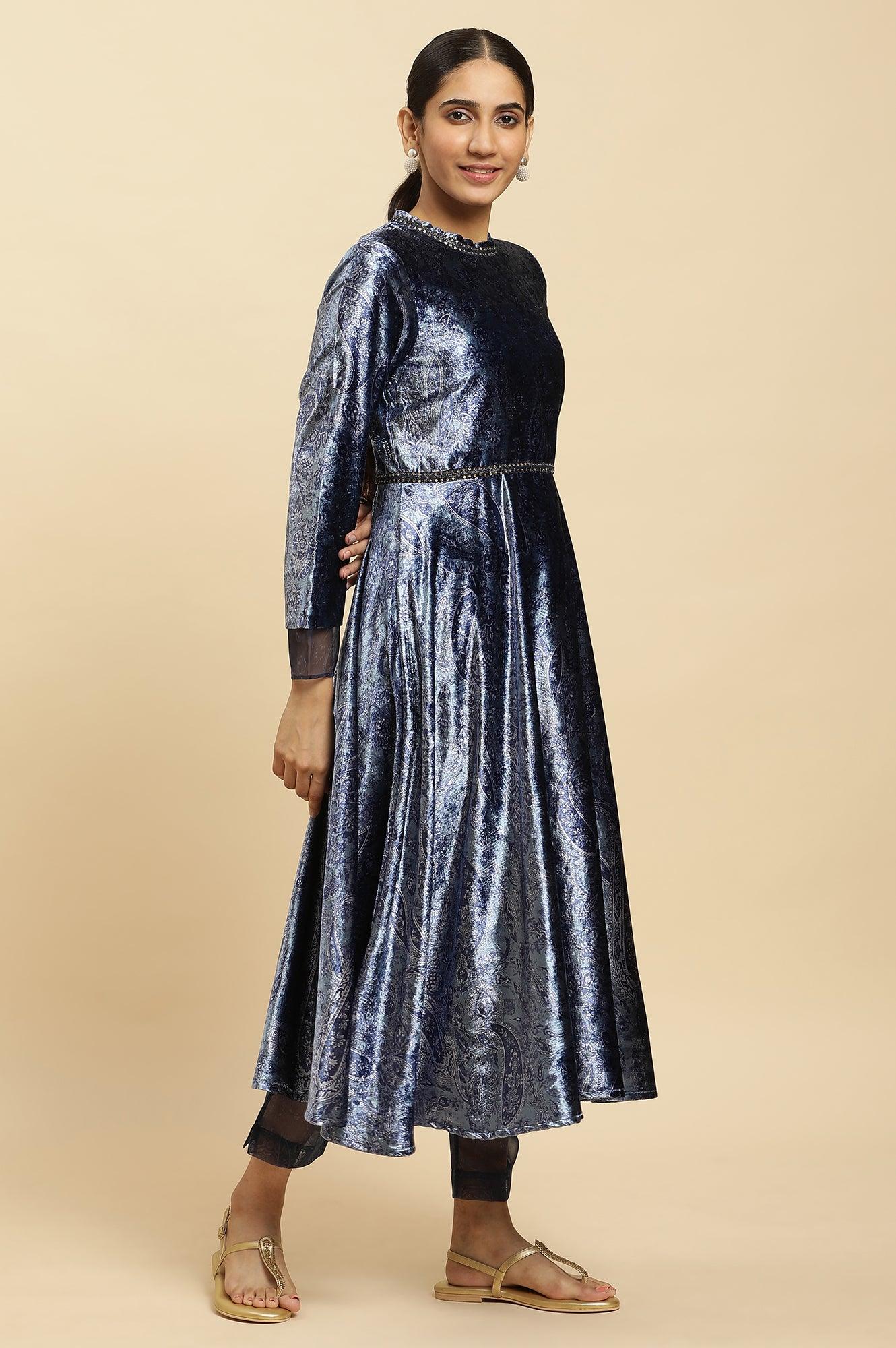 Blue Velvet Paisley Printed Flared Kurta And Pants Set - Image 4