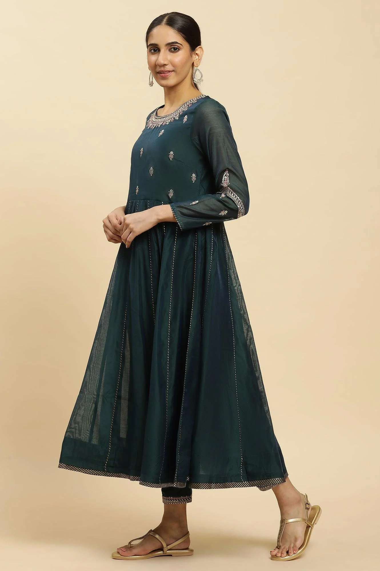 Green Flared Embroidered Kurta, Pants And Dupatta Set - Image 6