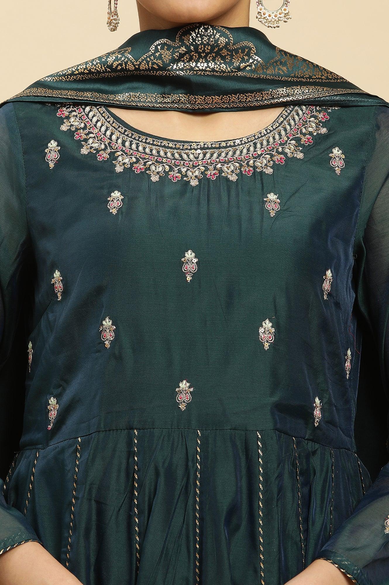 Green Flared Embroidered Kurta, Pants And Dupatta Set - Image 7