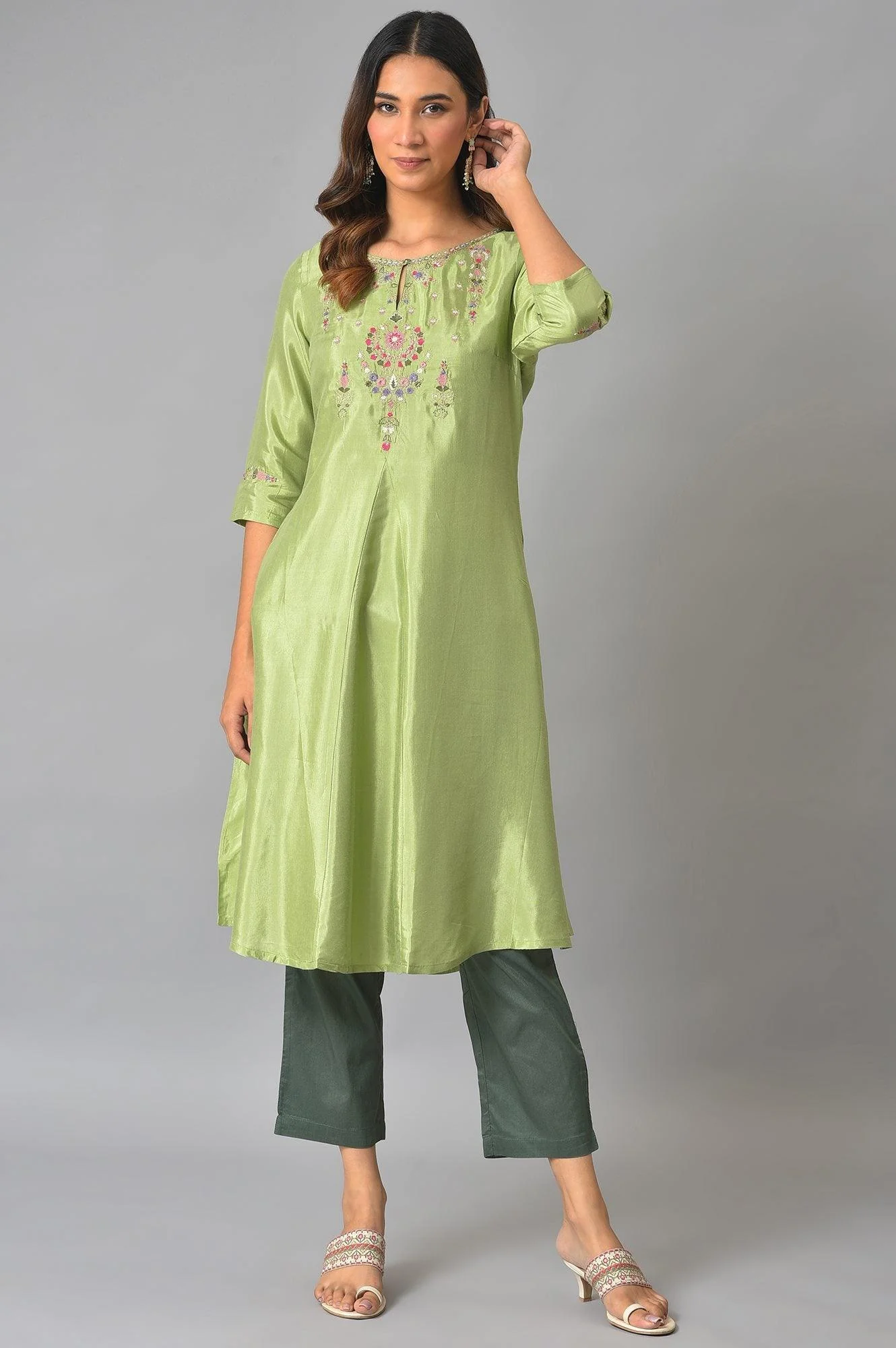 Olive Green Solid Cotton Straight Pants - Image 5