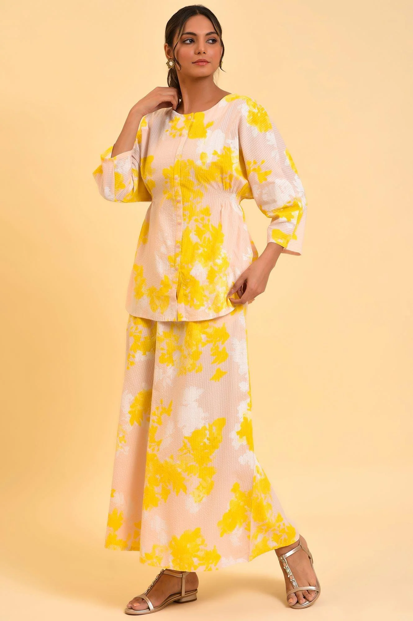 Pink Floral Printed Top & Flared Pants Co-Ord Set - Image 3