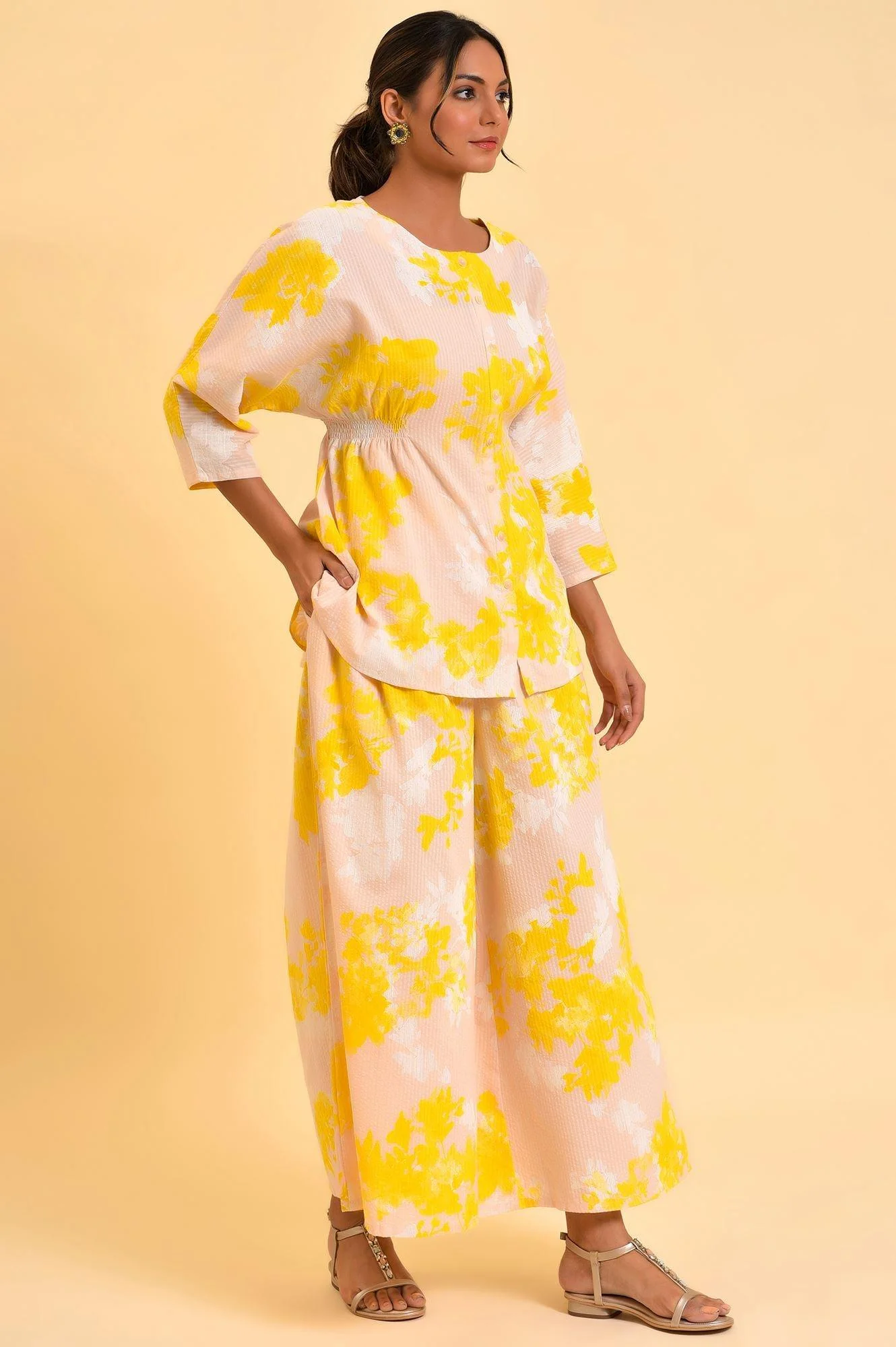 Pink Floral Printed Top & Flared Pants Co-Ord Set - Image 4