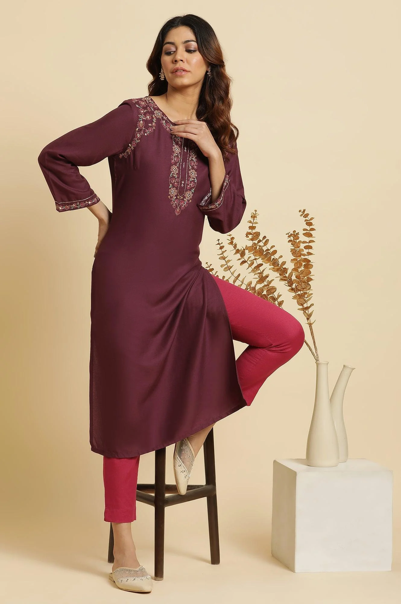 Pink Solid Cotton Flax Slim Pants - Image 5