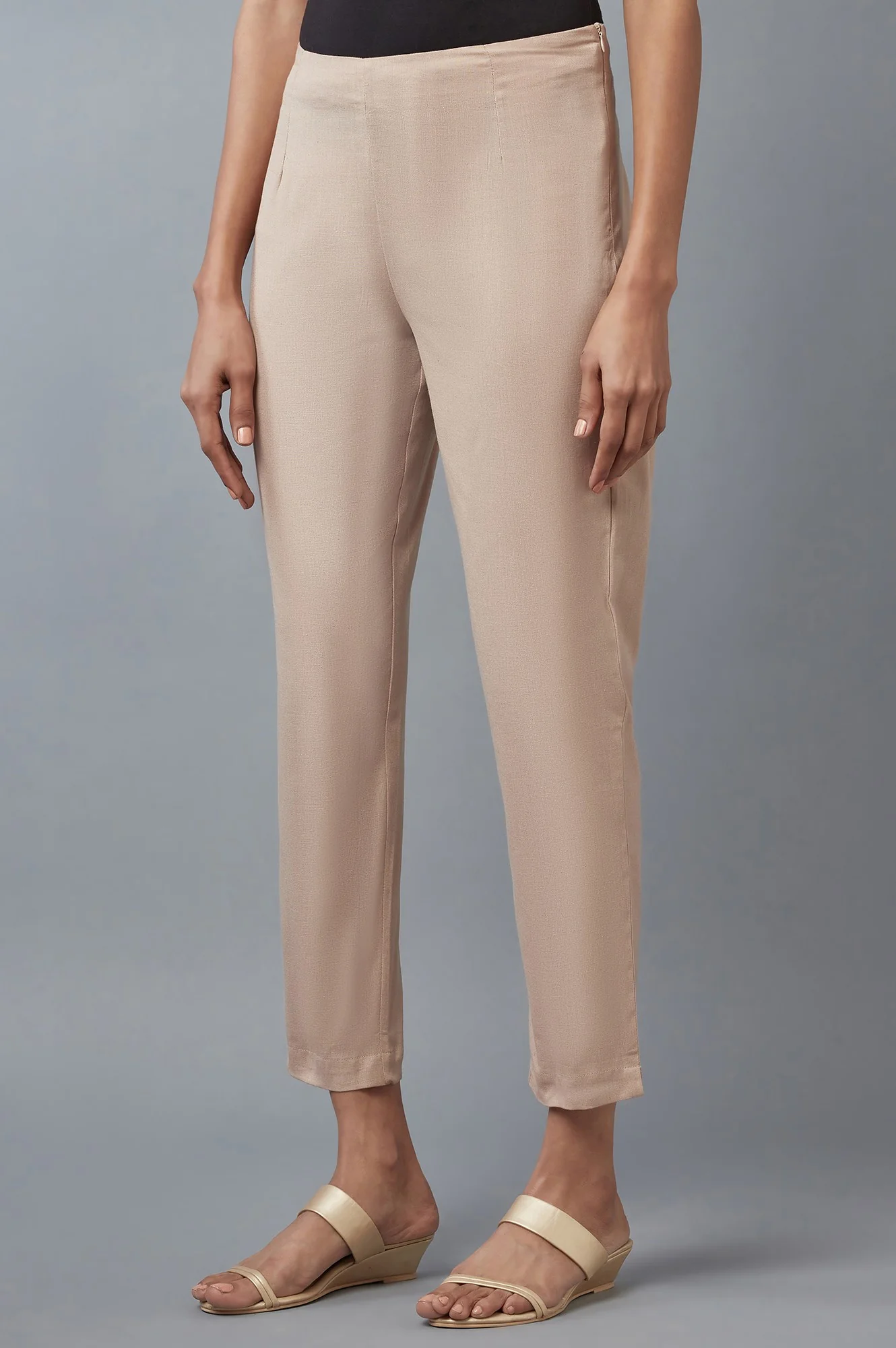 Beige Solid Straight Trousers in Mid-Rise - Image 4