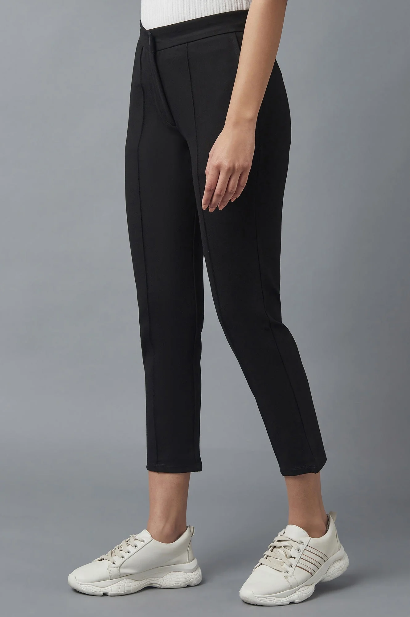 Black Solid Straight Fit Trousers With Pintuck Detail - Image 3