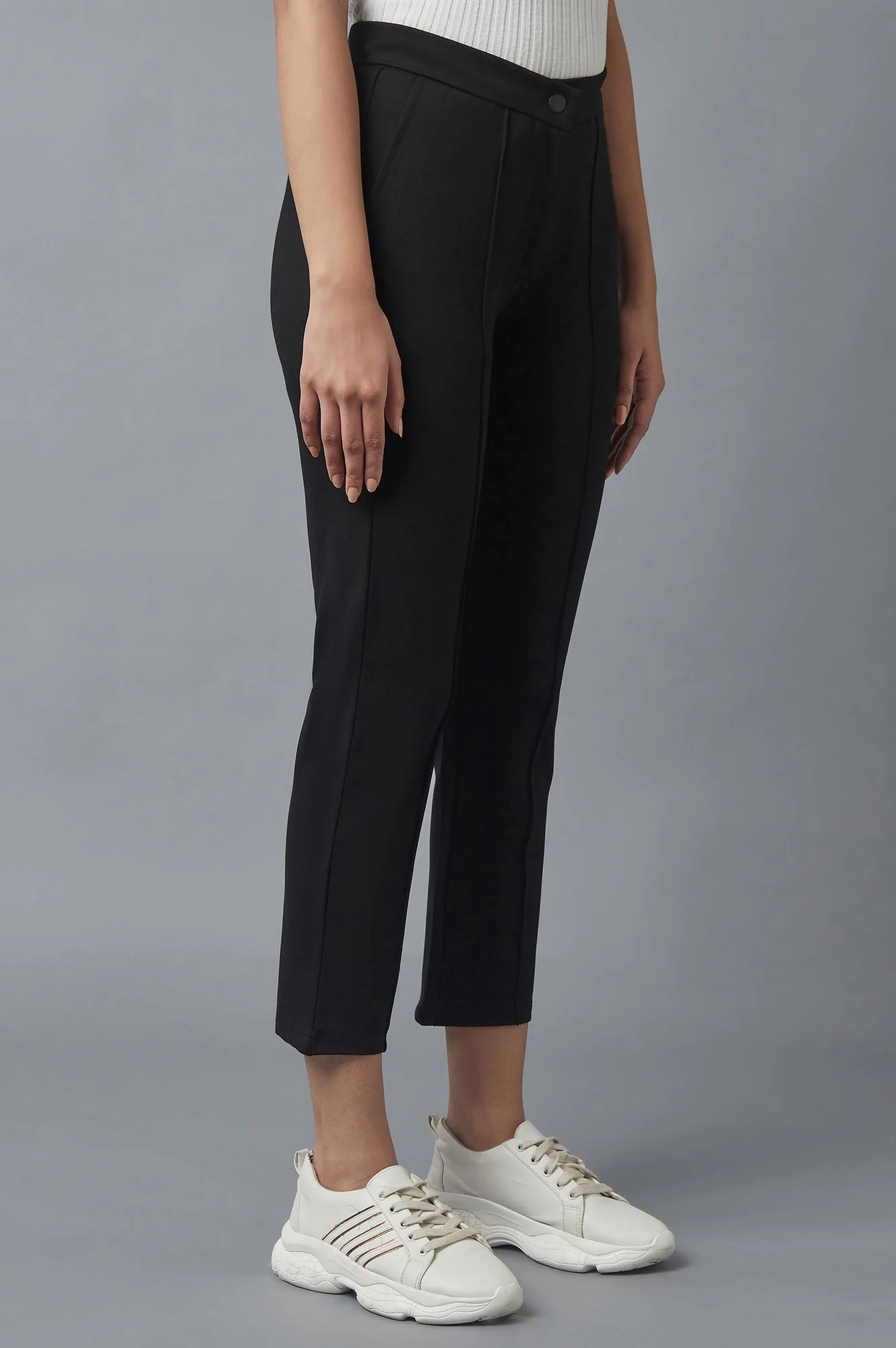Black Solid Straight Fit Trousers With Pintuck Detail - Image 4