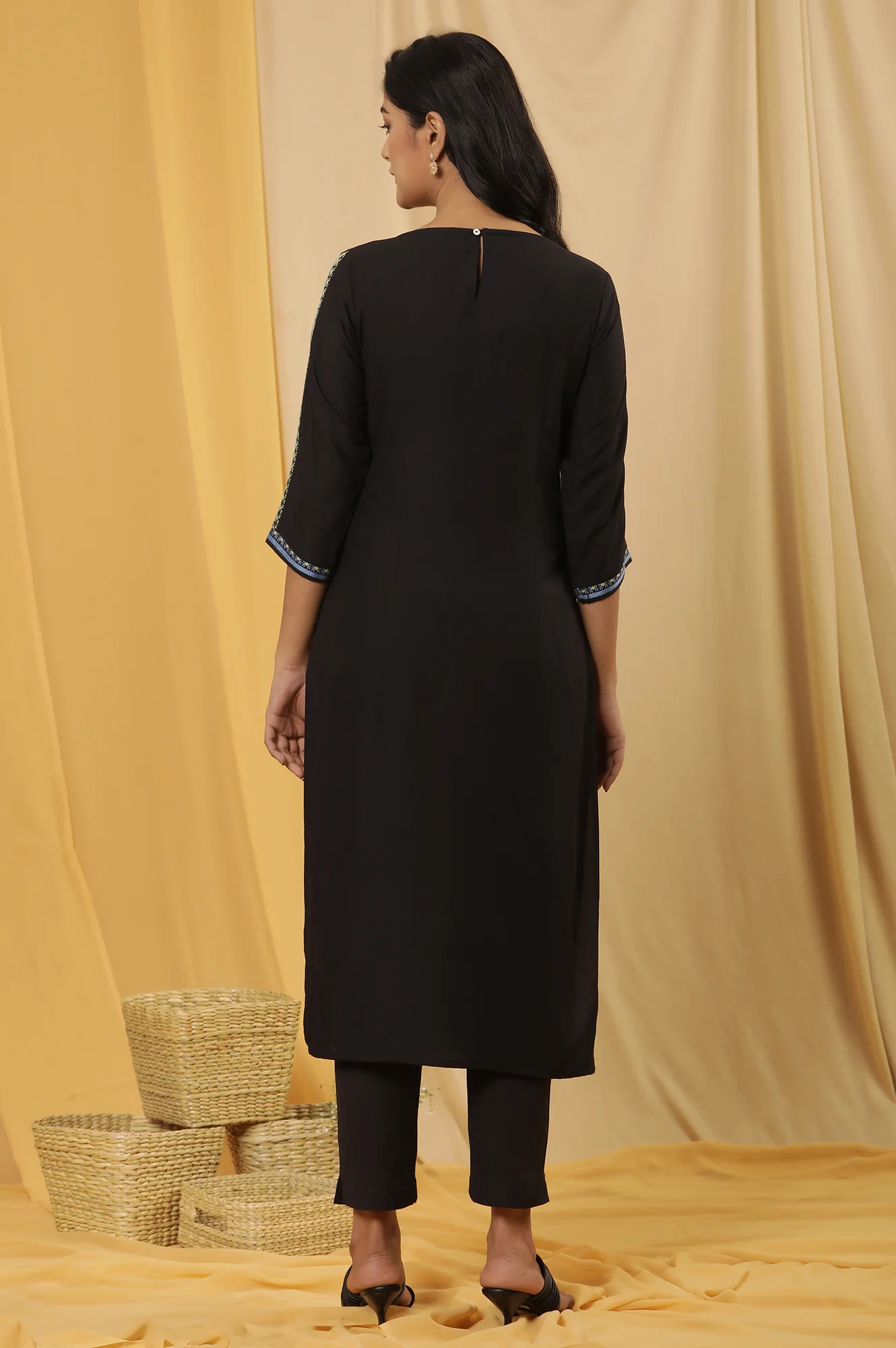 Black Thread Work Kurta And Trousers Set - Image 4