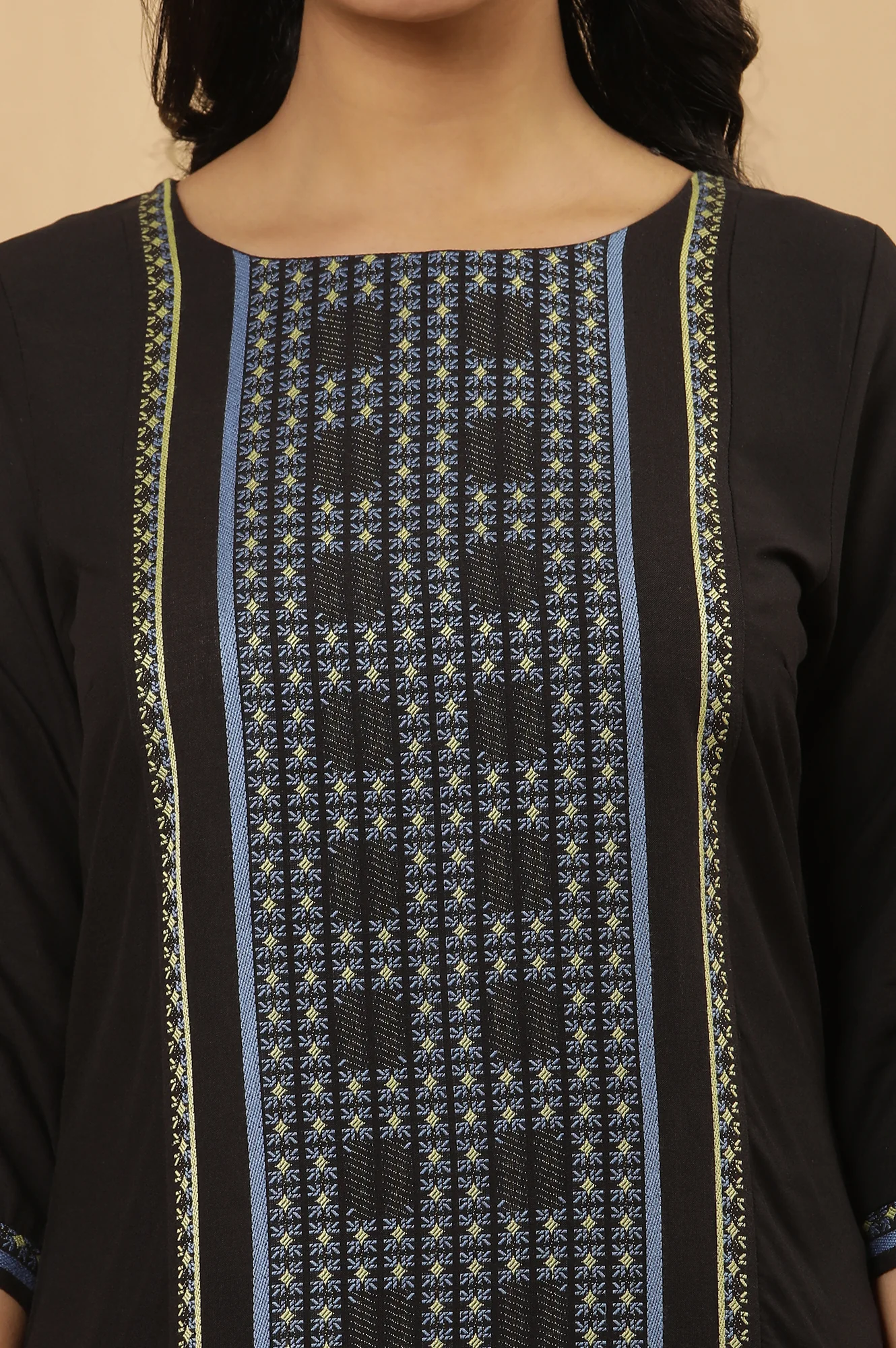 Black Thread Work Kurta And Trousers Set - Image 6