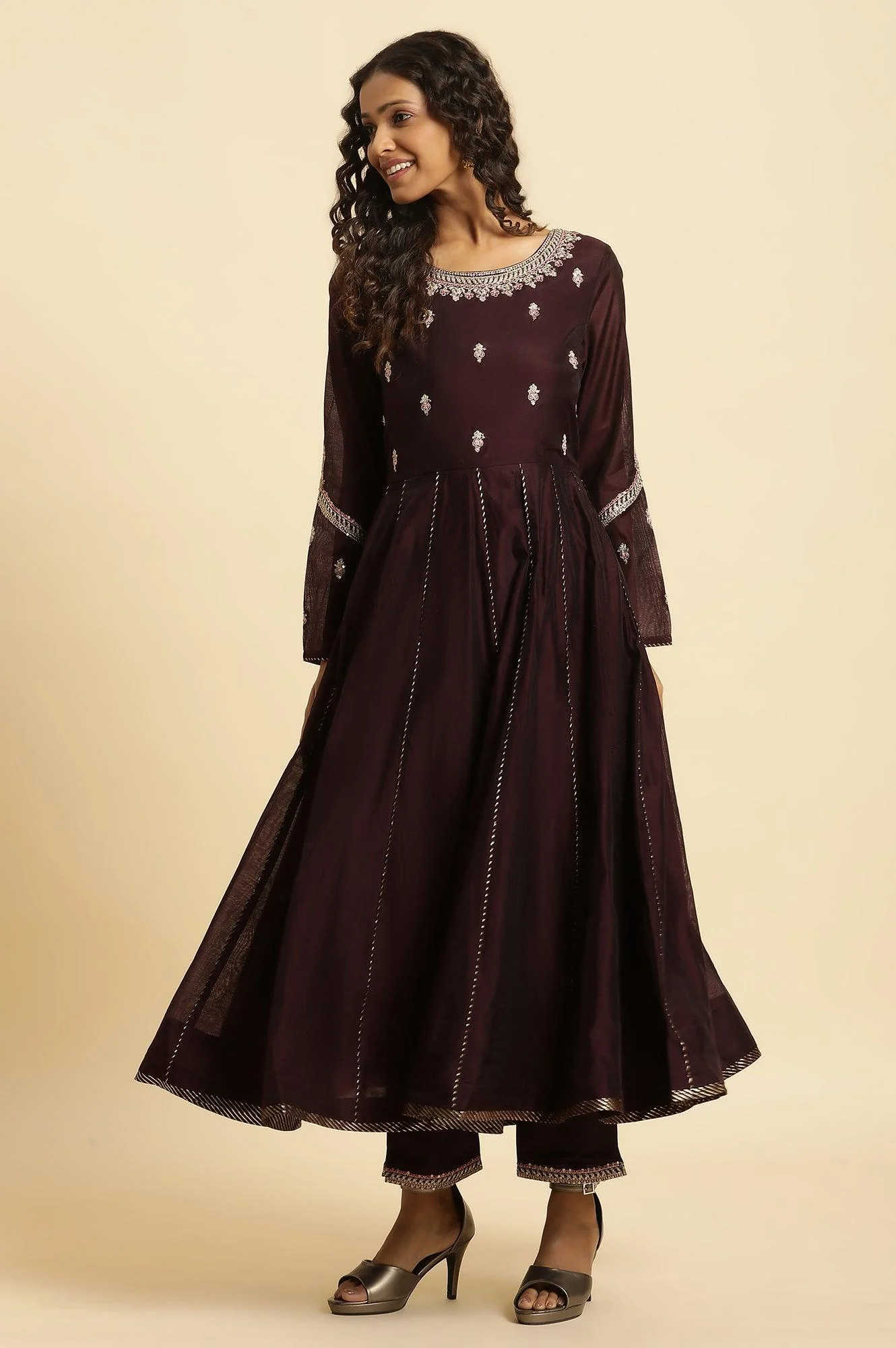 Purple Flared Embroidered Kurta, Pants And Dupatta Set - Image 6