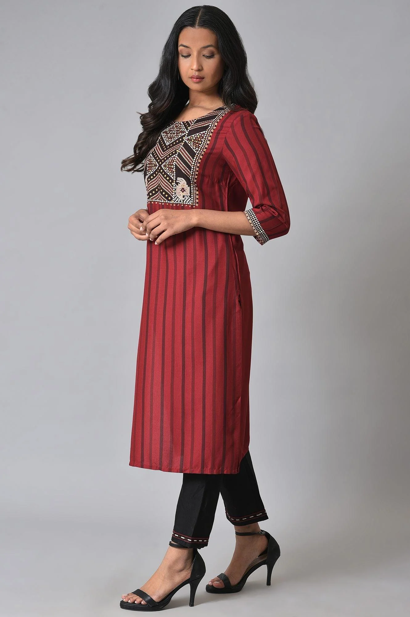 Red Stripe Sraight kurta Set - Image 3