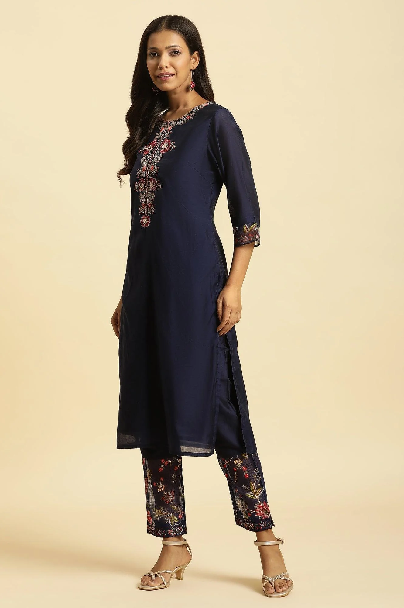 Royal Blue Embroidered Kurta, Pants And Dupatta Set - Image 4