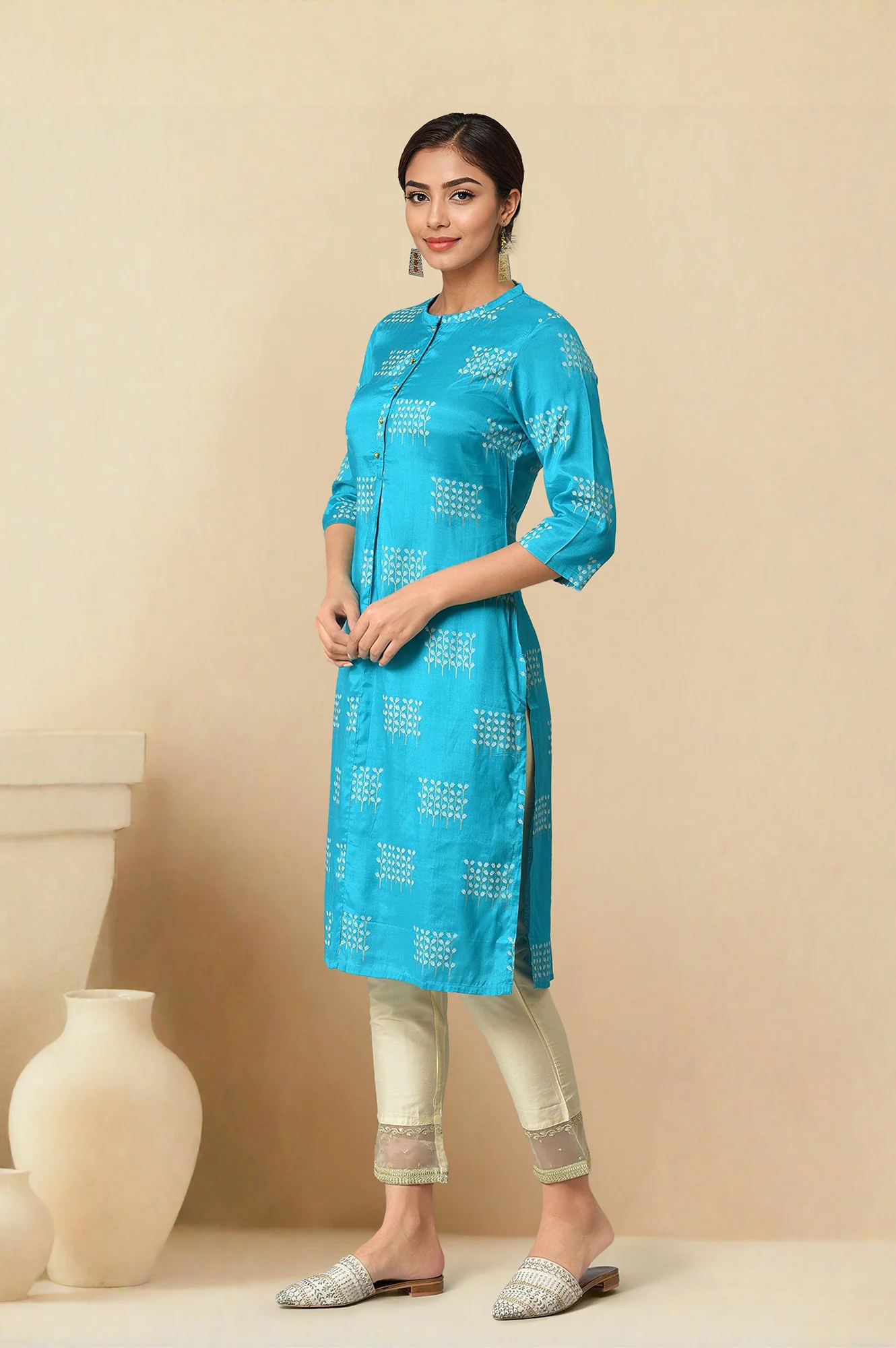 Turquoise Blue Geometric Printed Shantung Straight Kurta - Image 3