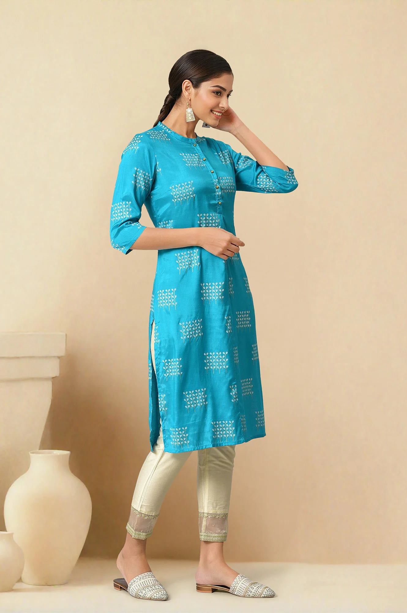 Turquoise Blue Geometric Printed Shantung Straight Kurta - Image 4