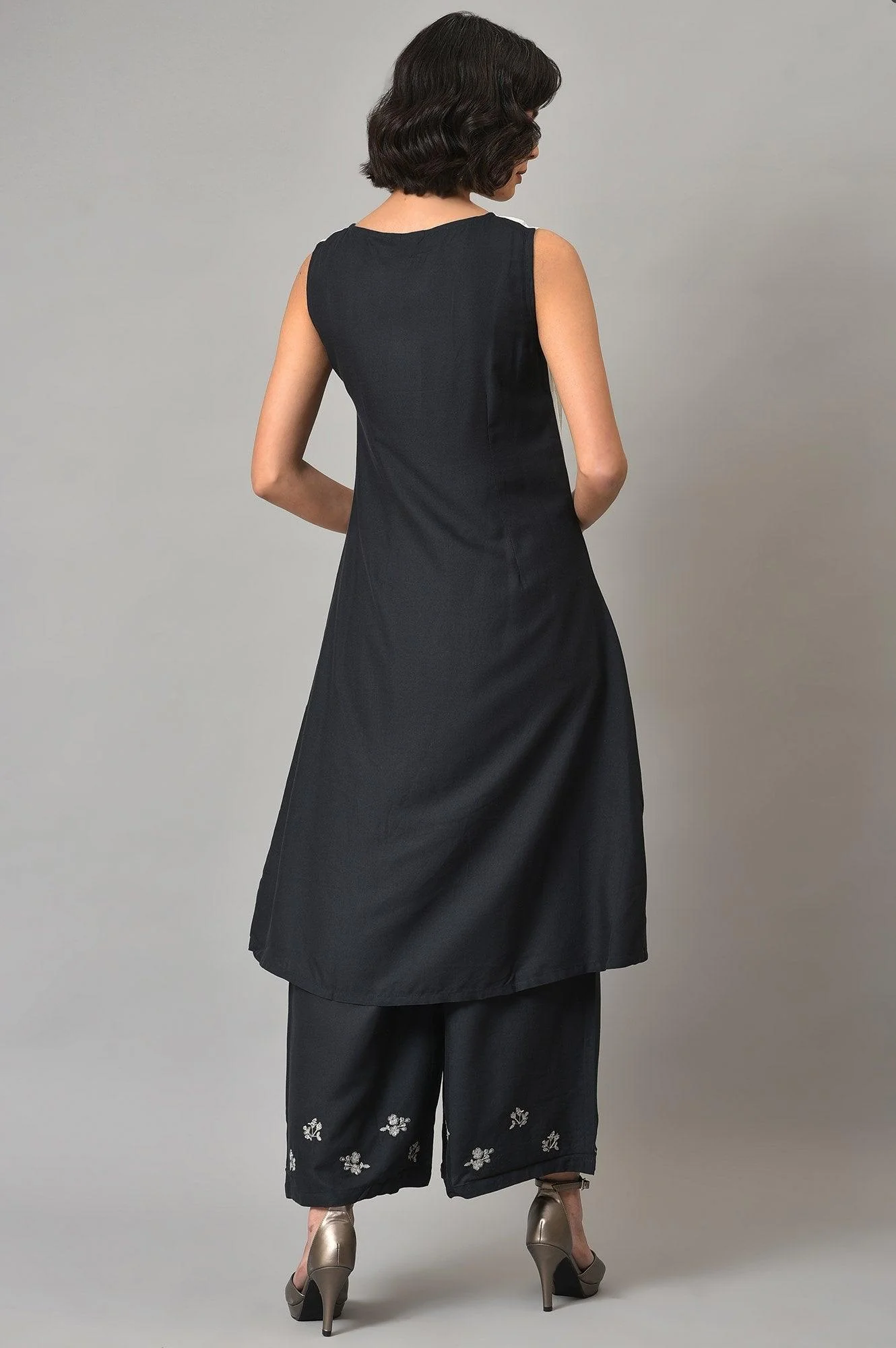 White And Deep Blue Ombre kurta With Printed Gillet And Parallel Pants - Image 10