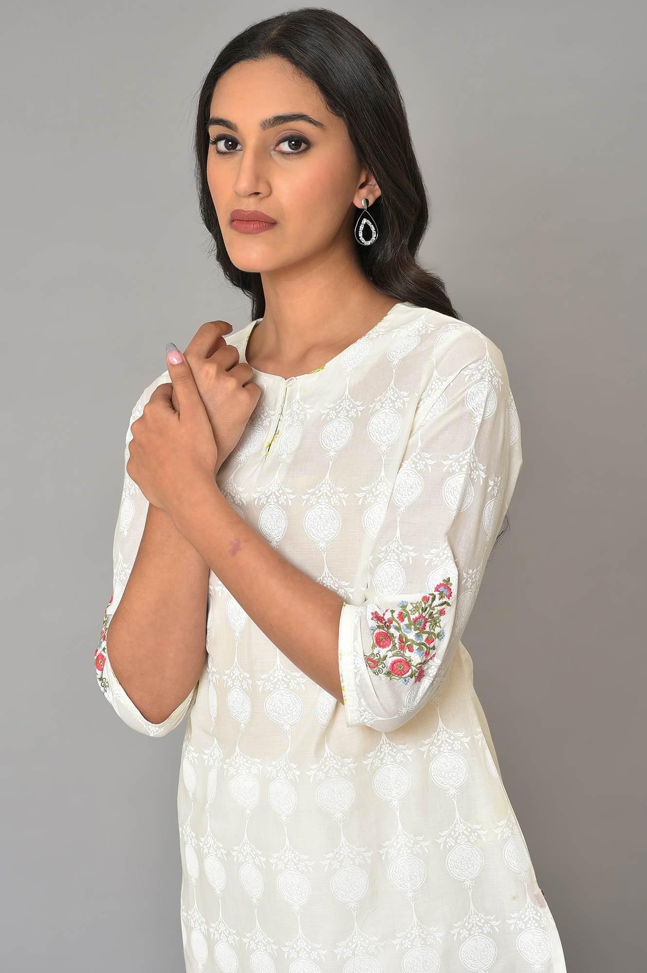 White Embroidered kurta And Pants Co-Ord Sets - Image 5