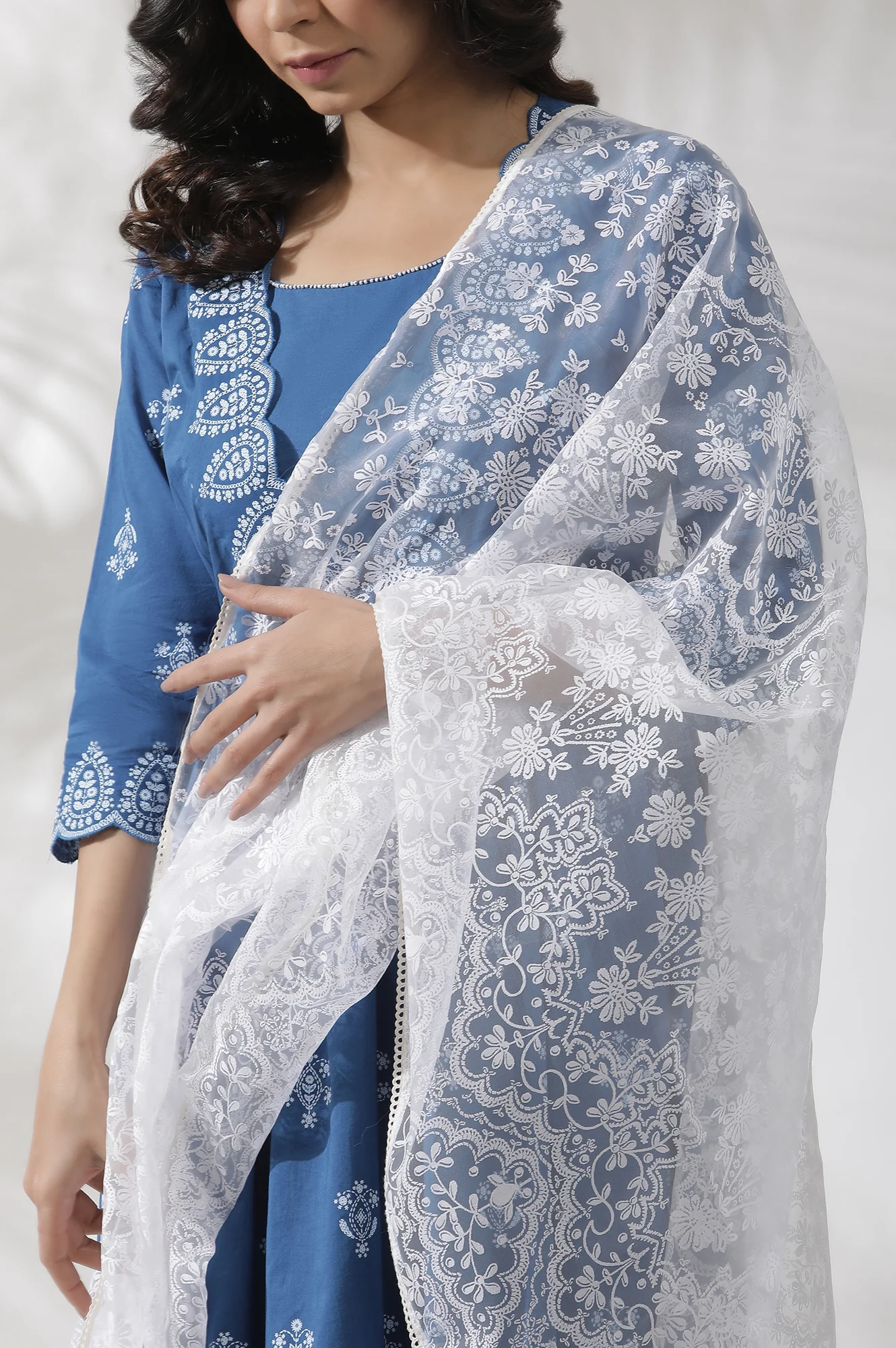 White Printed Brasso Dupatta - Image 4