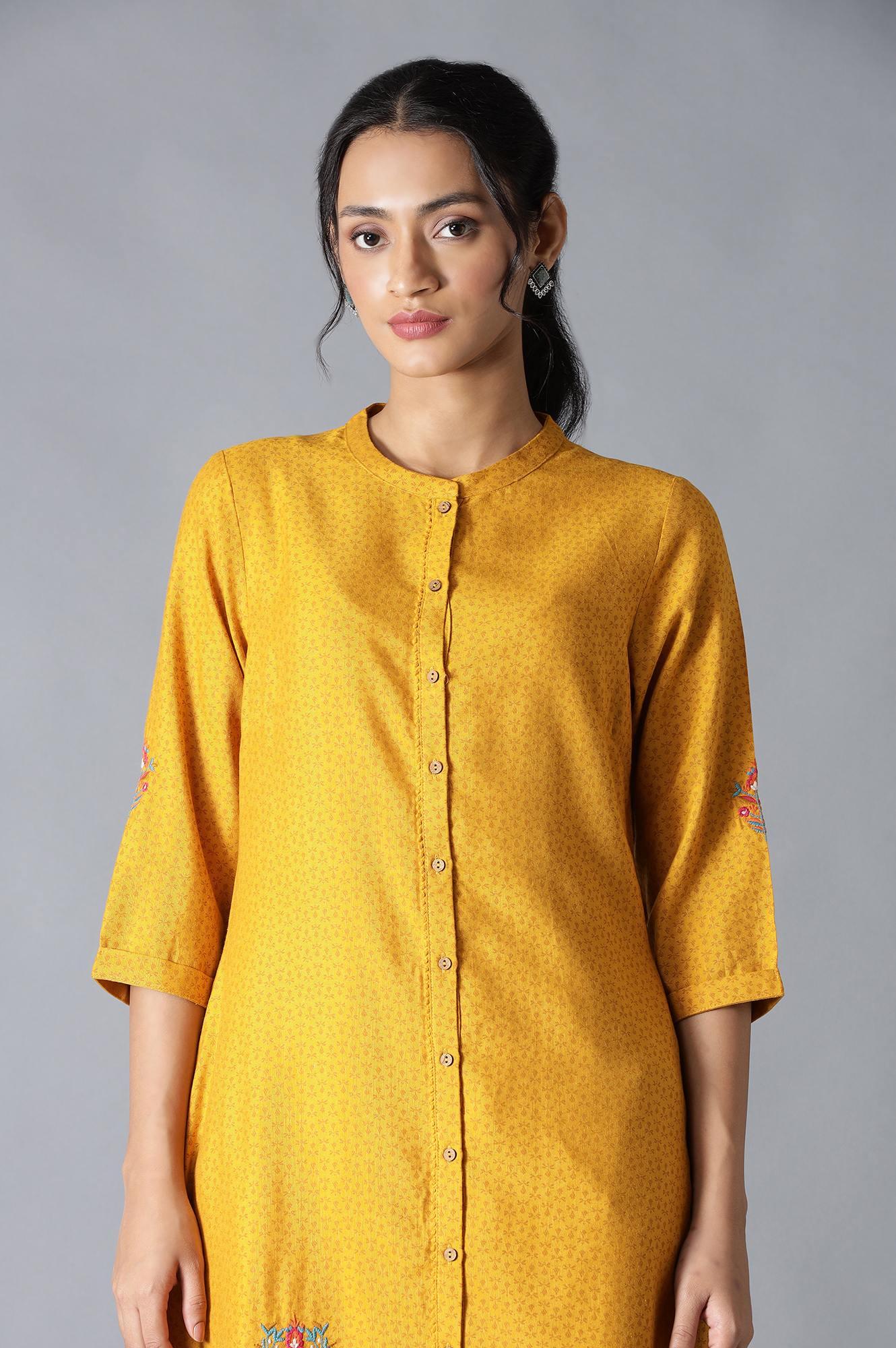 Yellow Embroidered kurta And Parallel Pants Set - Image 5