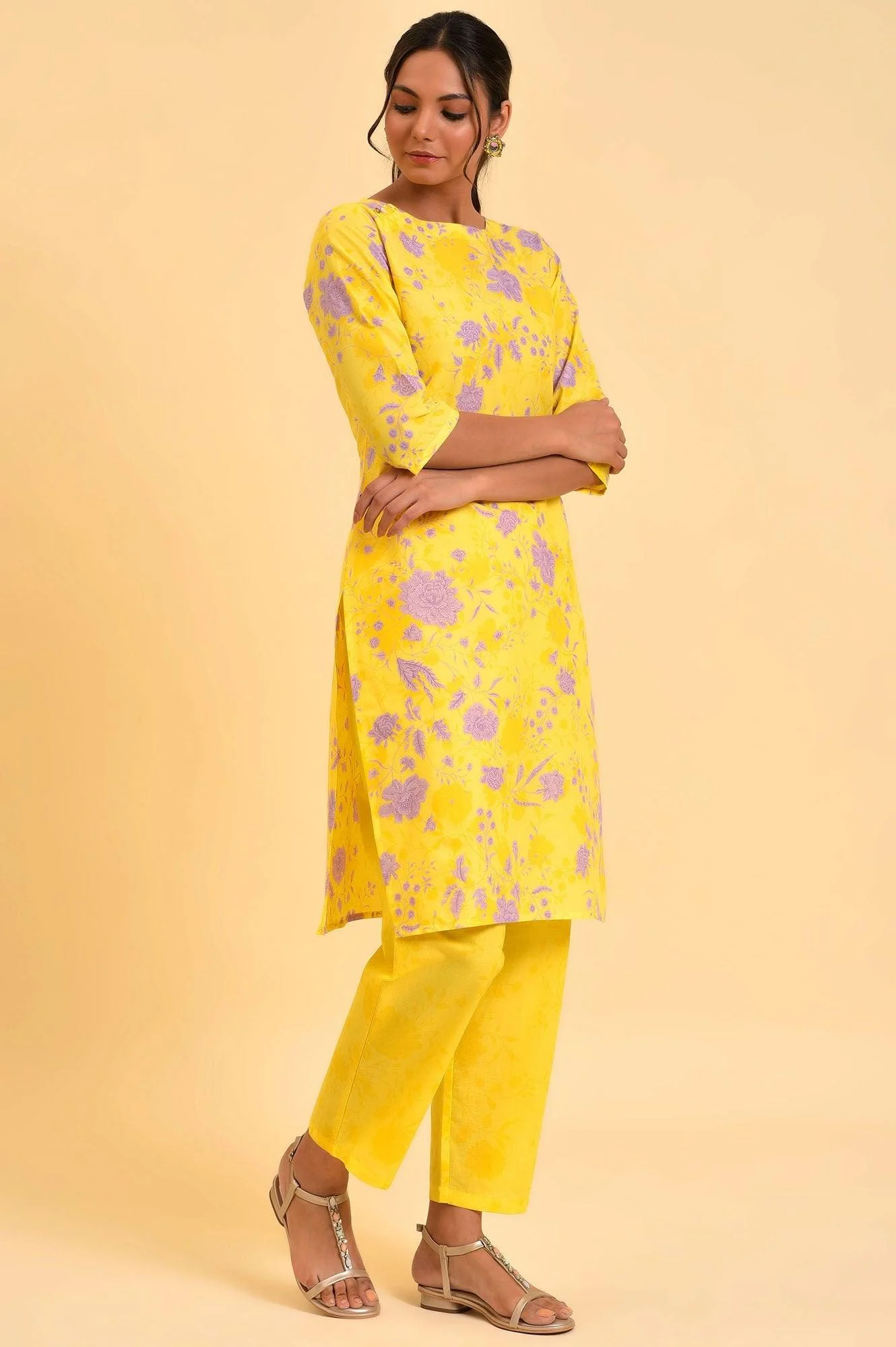 Yellow Floral Print kurta & Straight Pants Co-Ord Set - Image 4