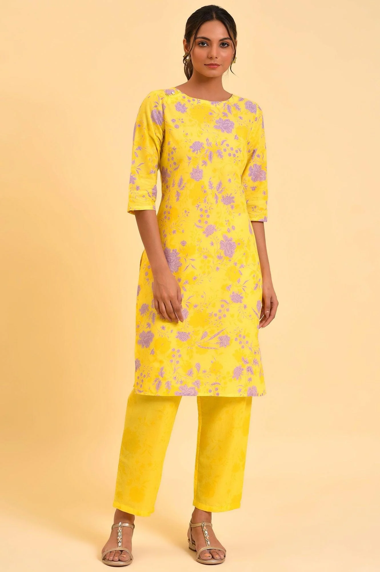 Yellow Floral Print kurta & Straight Pants Co-Ord Set - Image 8