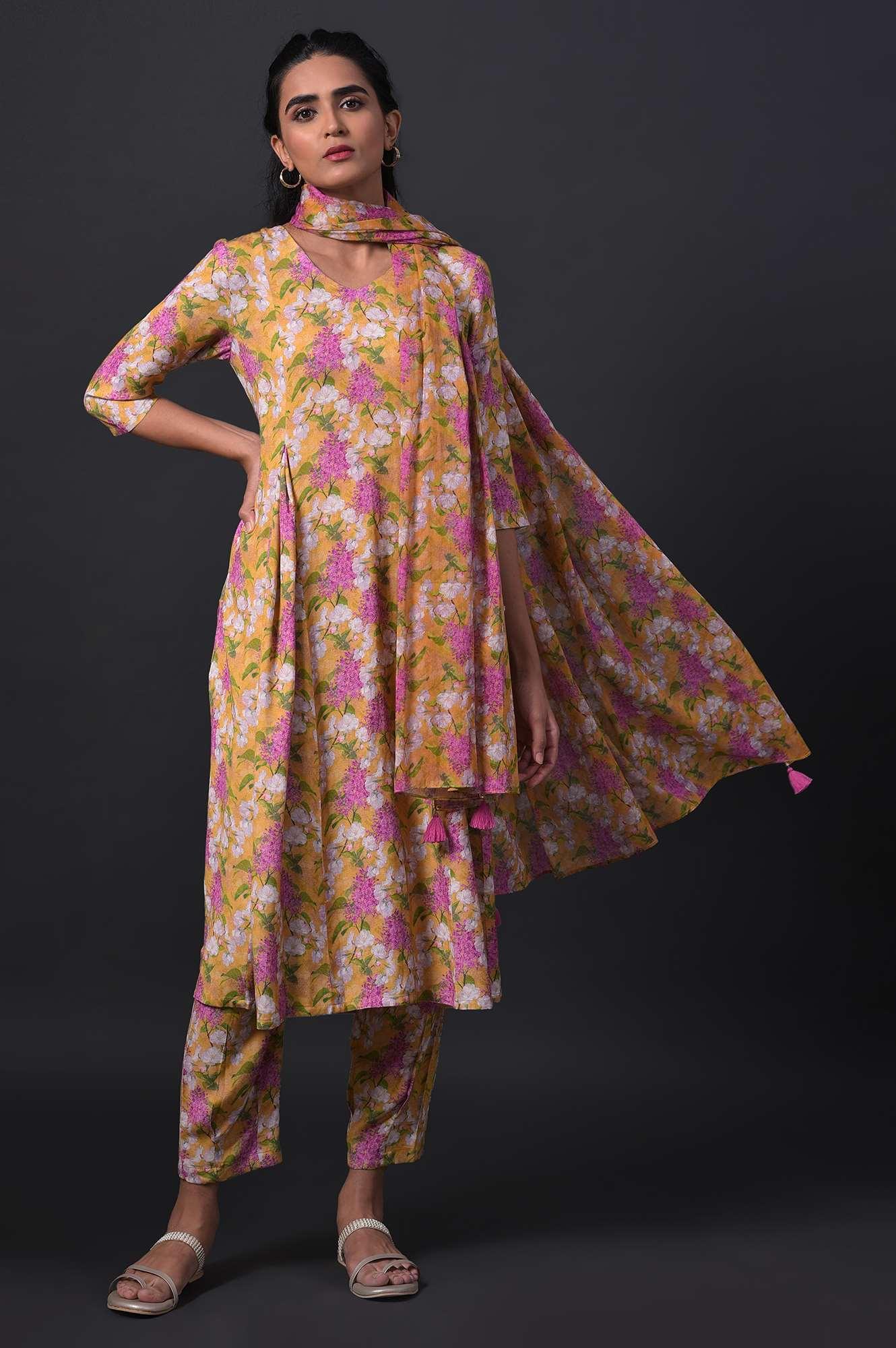 Yellow Floral Print kurta With Straight Pants And Dupatta - Image 10