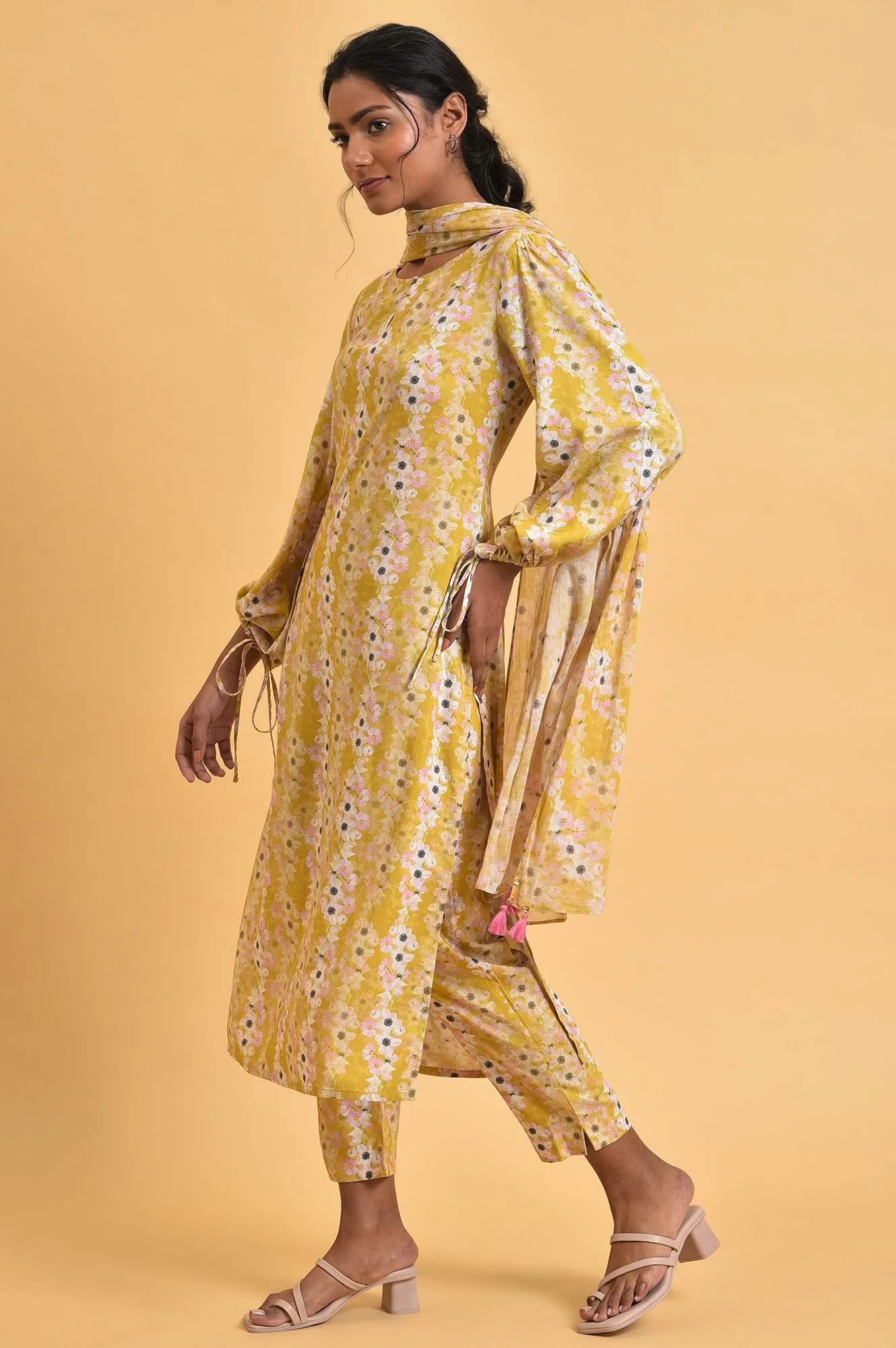 Yellow Floral Print-On-Print kurta Set - Image 3