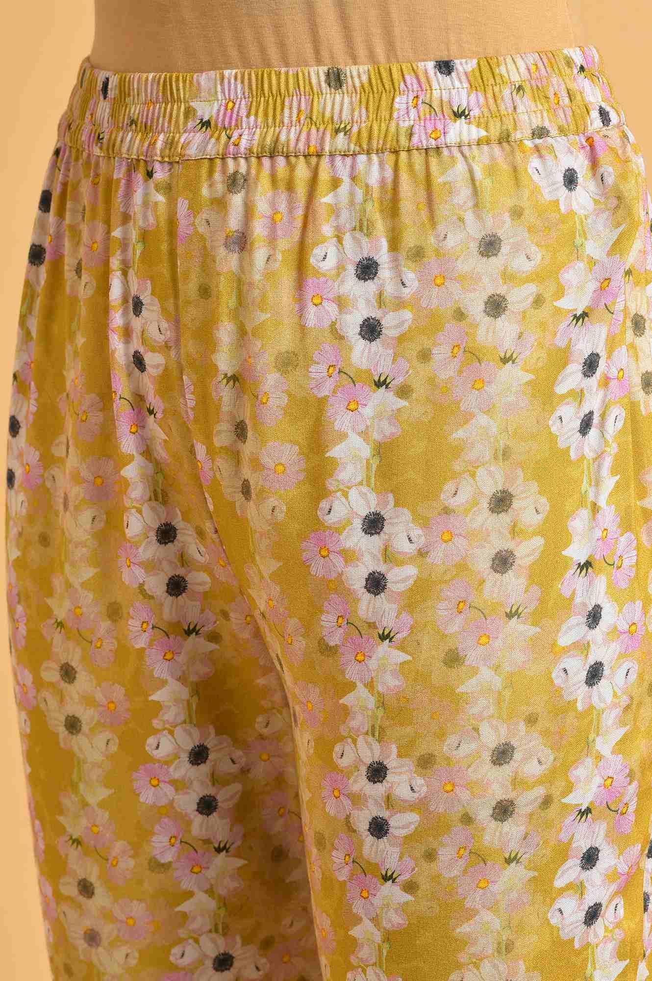 Yellow Floral Print-On-Print kurta Set - Image 7