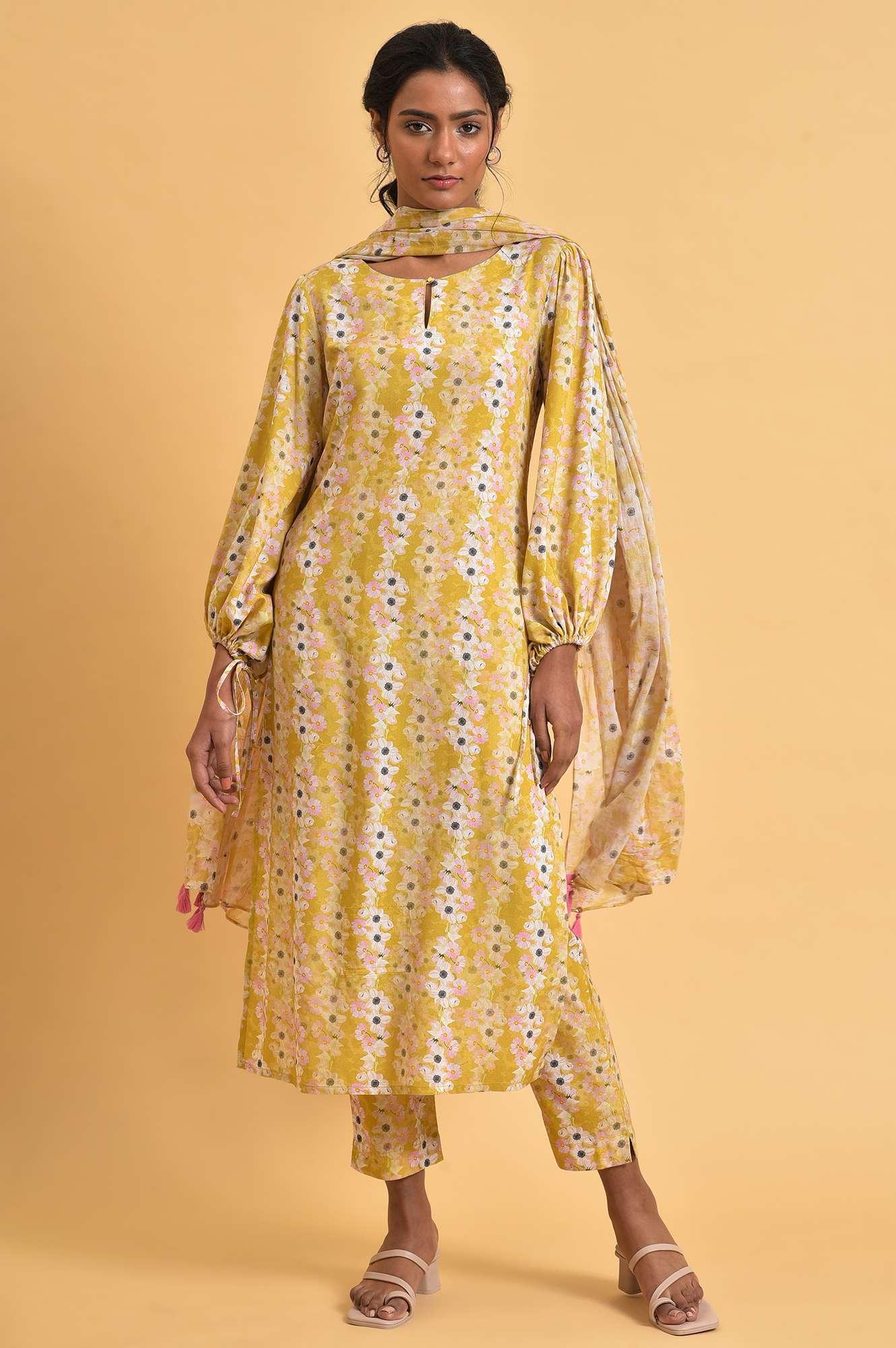 Yellow Floral Print-On-Print kurta Set - Image 9