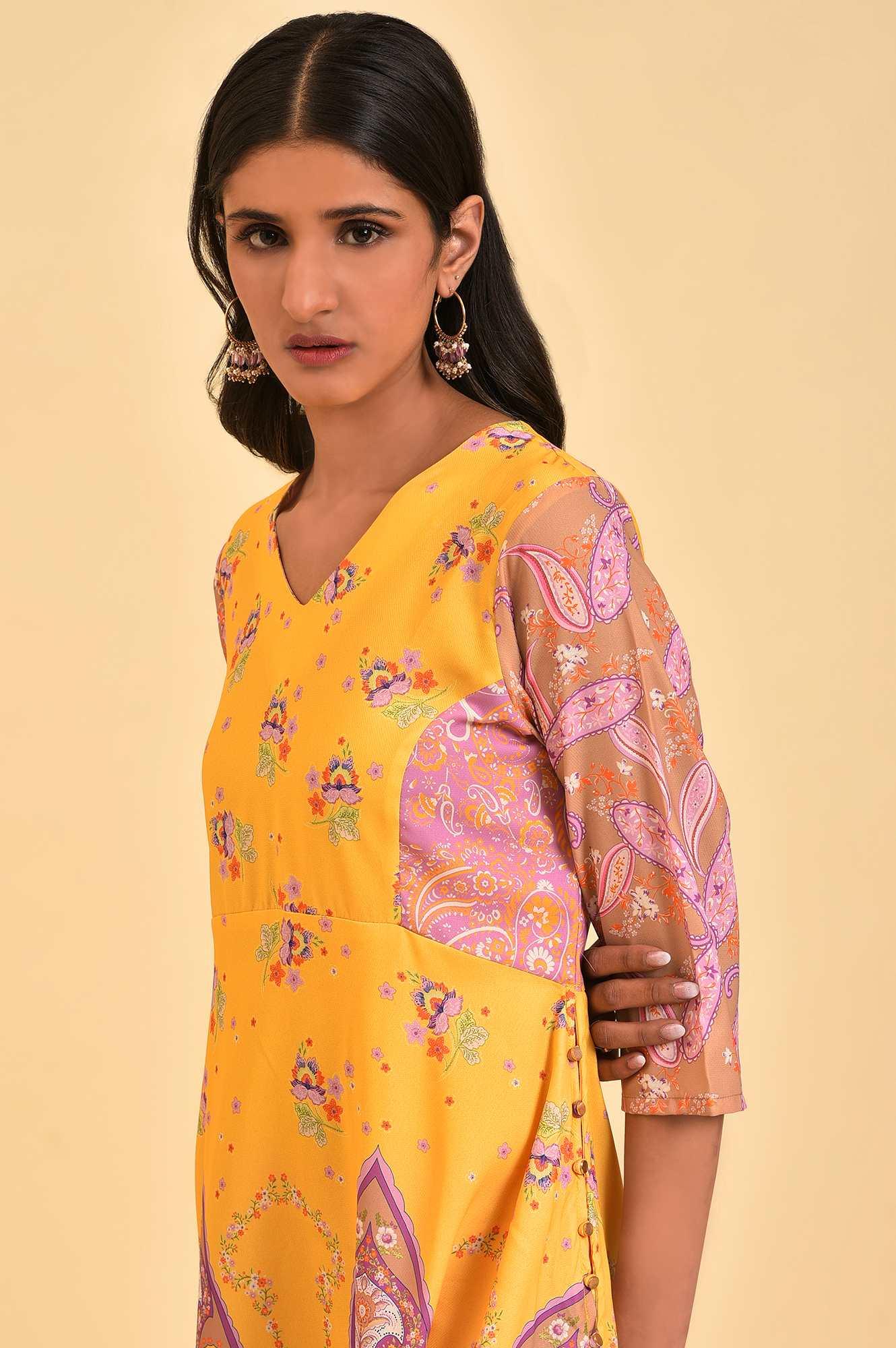 Yellow Handkerchief Patterned Cut Placement kurta - Image 5
