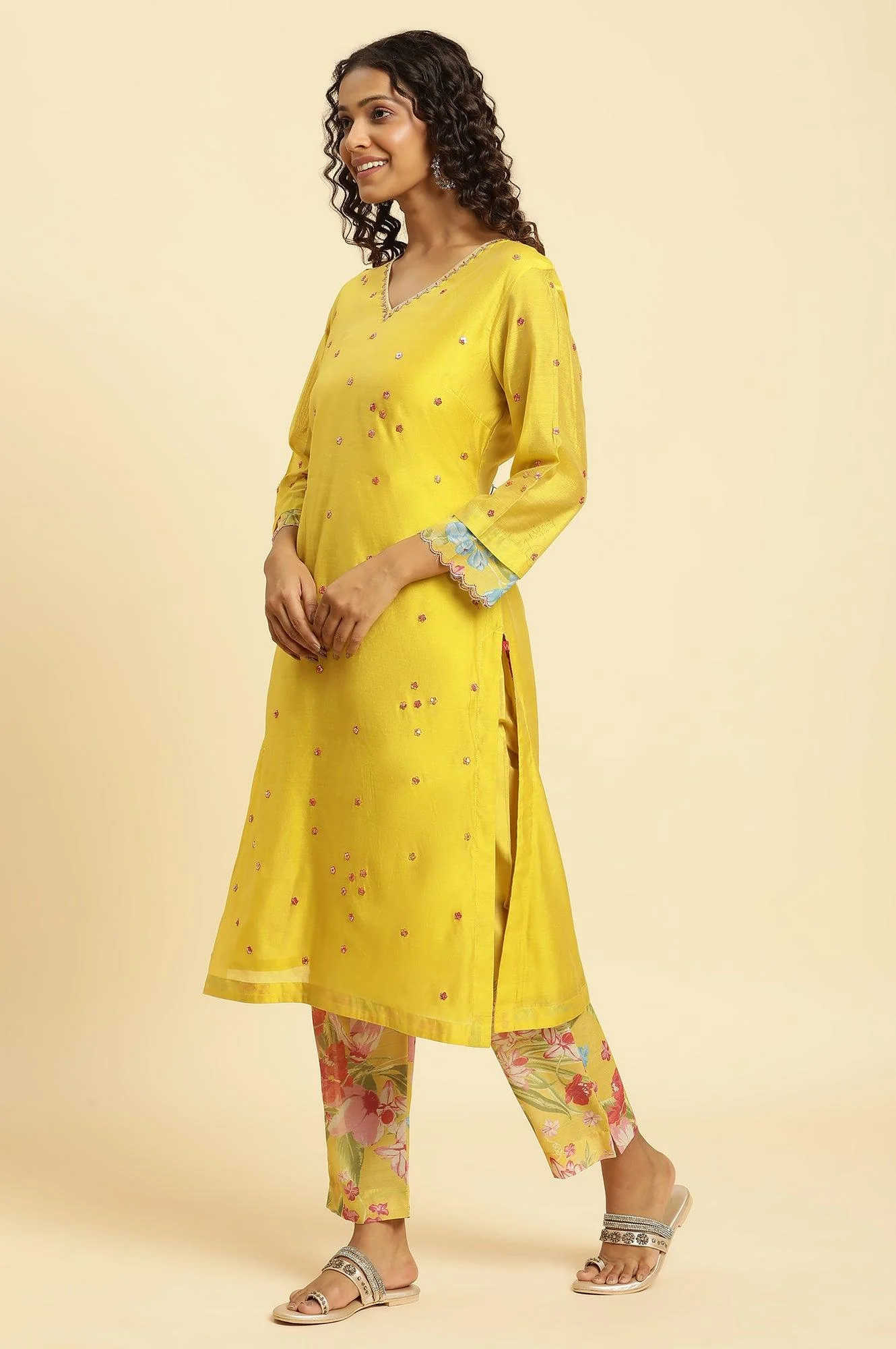 Yellow Metallic Embroidered Kurta, Pants And Organza Dupatta - Image 4
