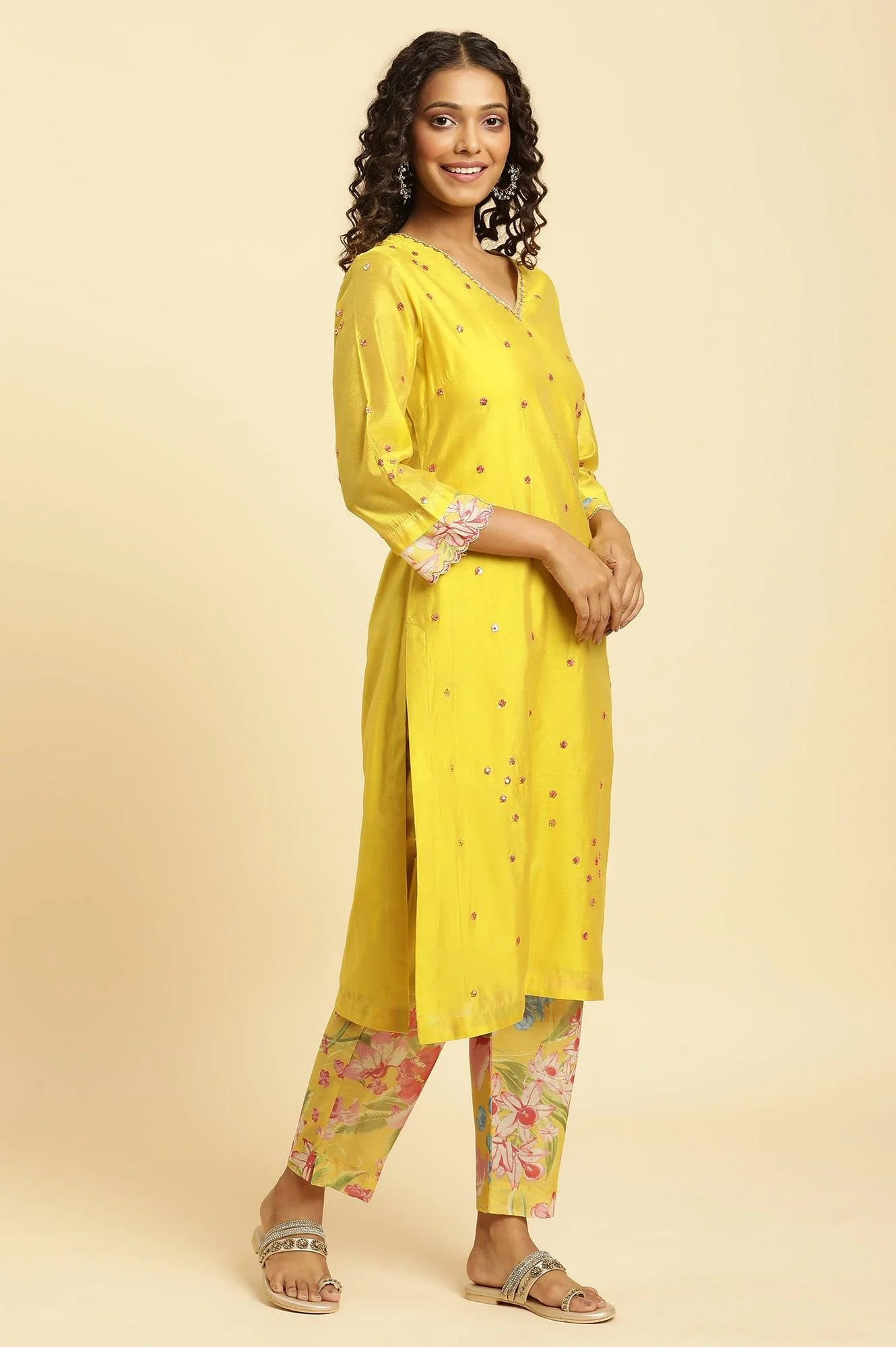 Yellow Metallic Embroidered Kurta, Pants And Organza Dupatta - Image 6
