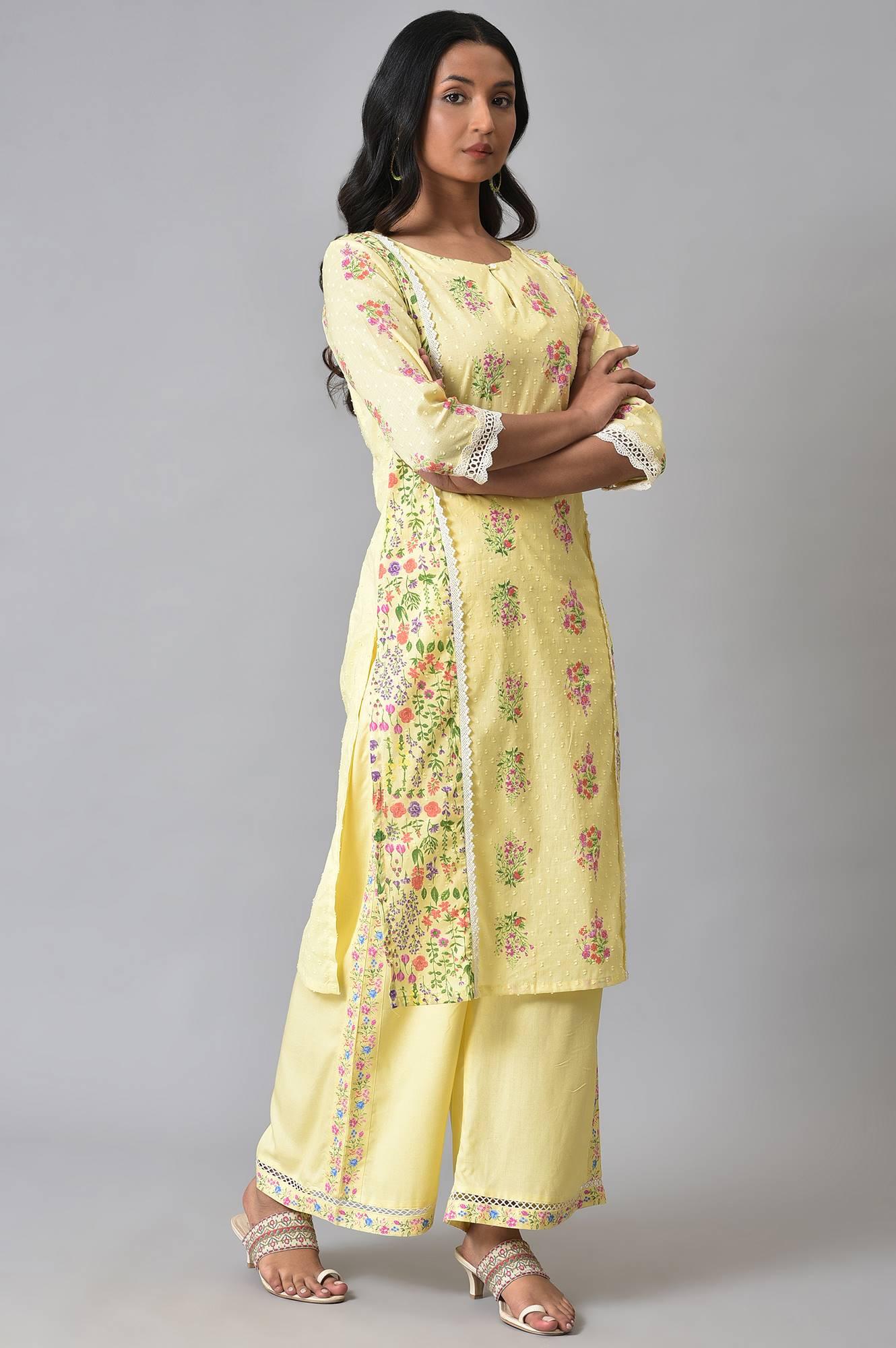 Yellow Panelled Floral kurta With Lace Detail - Image 5
